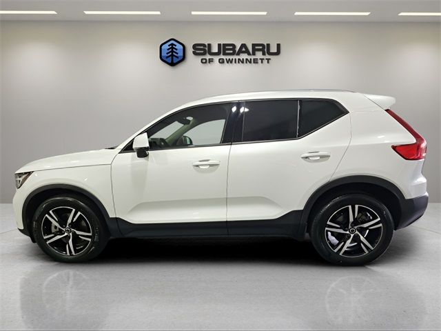 2023 Volvo XC40 Core