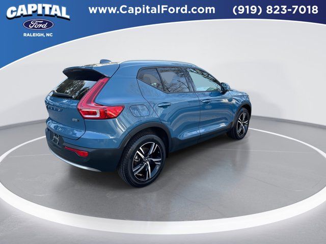 2023 Volvo XC40 Core