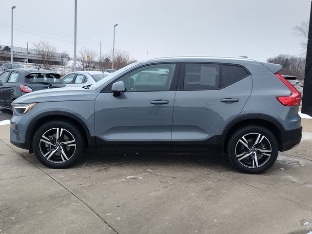 2023 Volvo XC40 Core