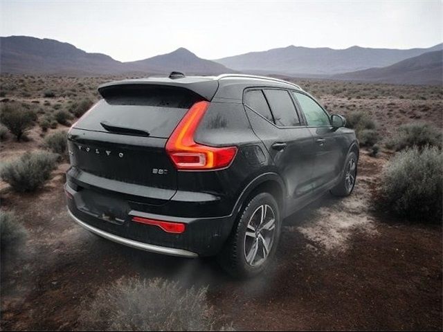 2023 Volvo XC40 Core