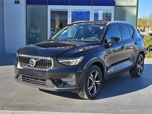 2023 Volvo XC40 Core
