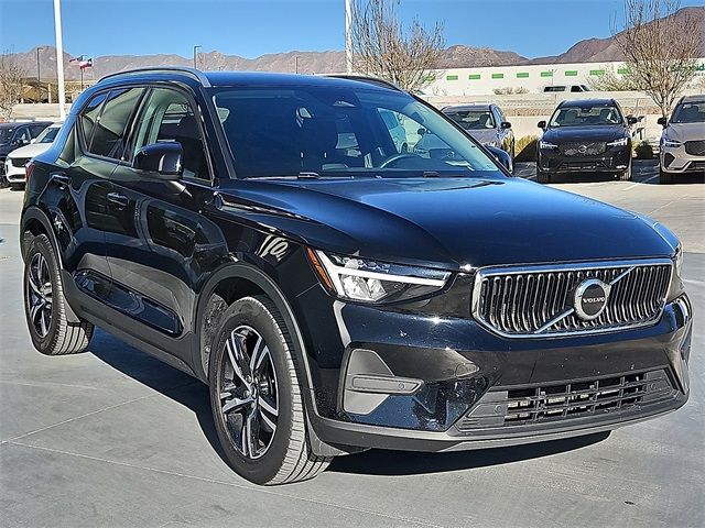 2023 Volvo XC40 Core