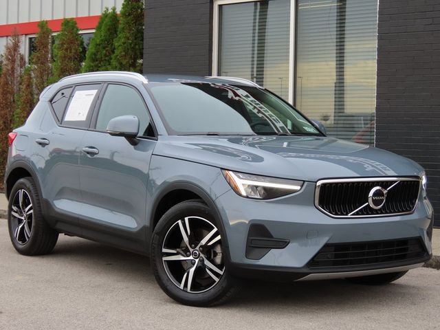 2023 Volvo XC40 Core