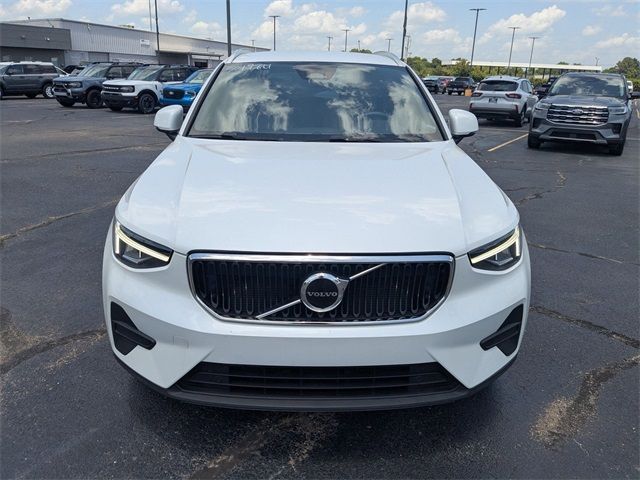 2023 Volvo XC40 Core