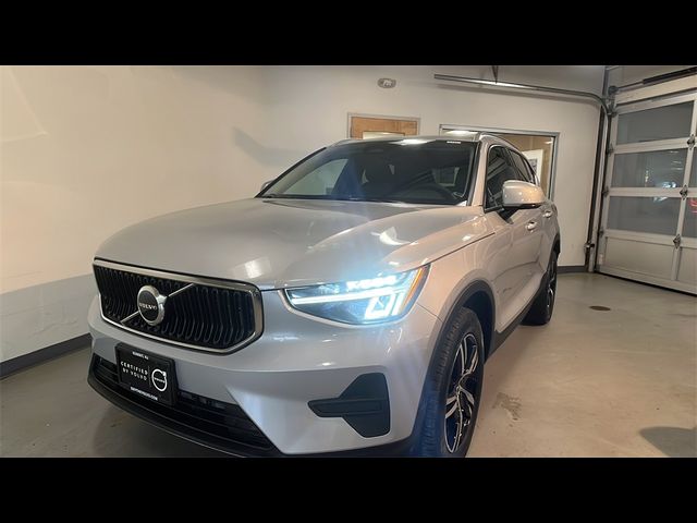 2023 Volvo XC40 Core