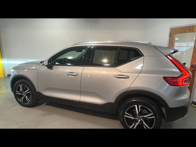 2023 Volvo XC40 Core