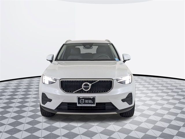 2023 Volvo XC40 Core