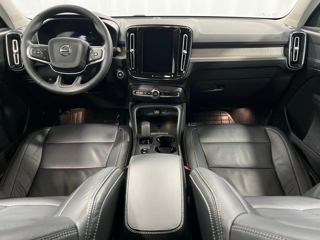 2023 Volvo XC40 Core