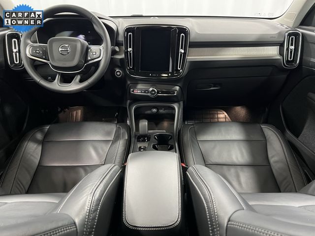 2023 Volvo XC40 Core