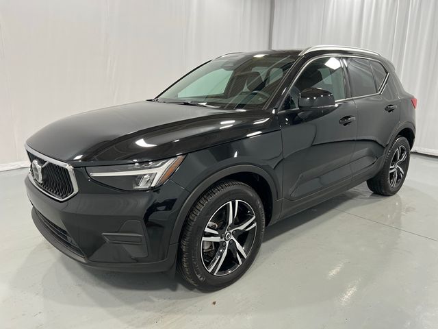 2023 Volvo XC40 Core