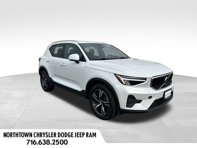 2023 Volvo XC40 Core