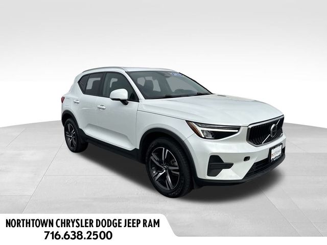 2023 Volvo XC40 Core