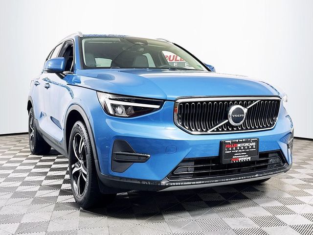 2023 Volvo XC40 Core