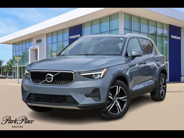 2023 Volvo XC40 Core