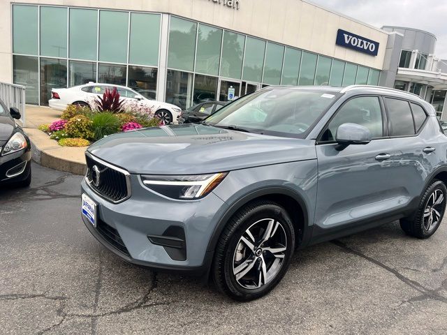 2023 Volvo XC40 Core