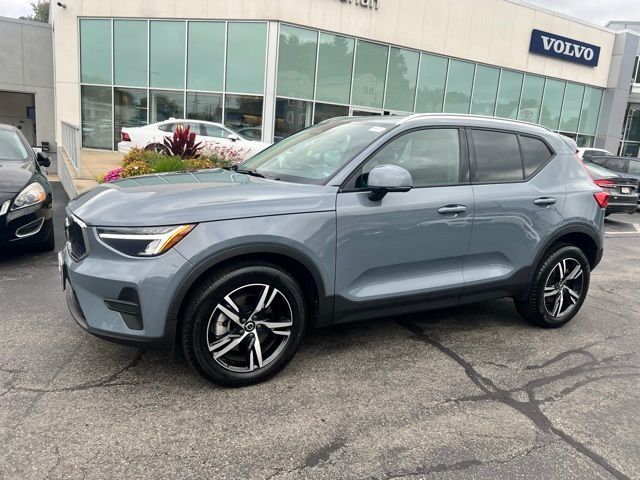 2023 Volvo XC40 Core