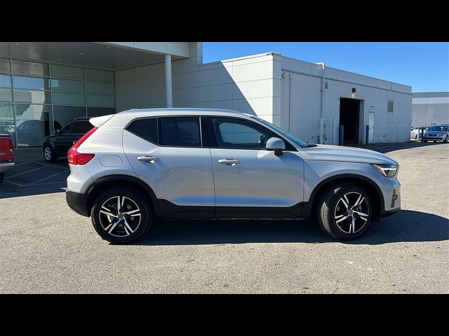 2023 Volvo XC40 Core