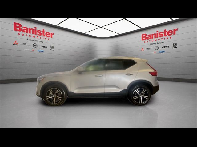 2023 Volvo XC40 Core