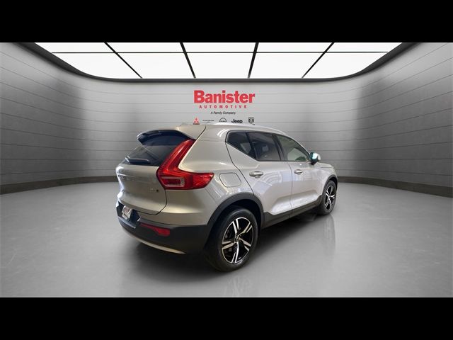 2023 Volvo XC40 Core