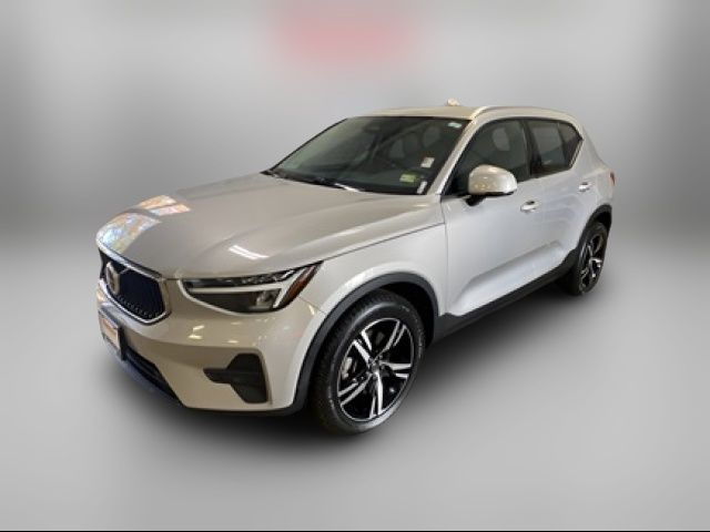 2023 Volvo XC40 Core