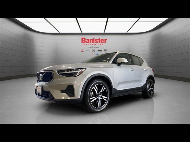 2023 Volvo XC40 Core