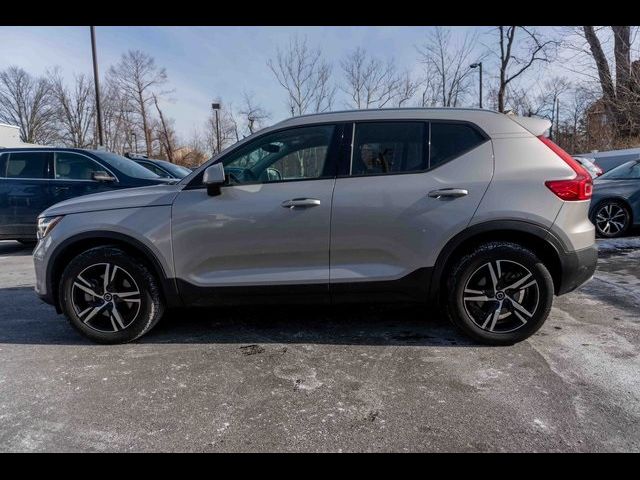 2023 Volvo XC40 Core