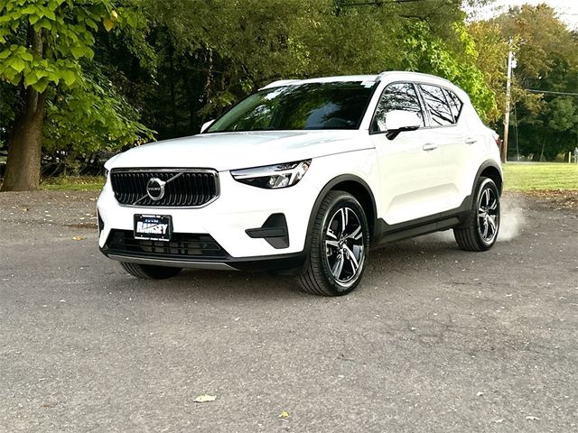 2023 Volvo XC40 Core