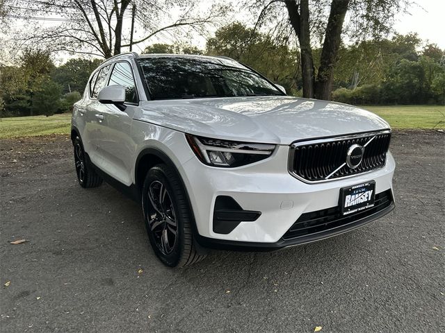 2023 Volvo XC40 Core