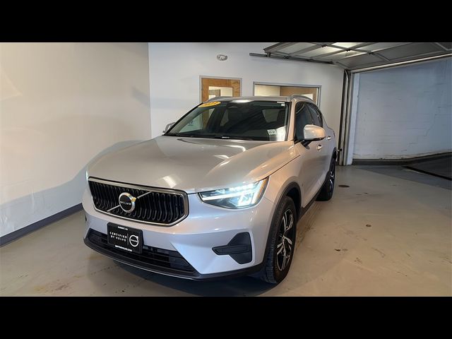 2023 Volvo XC40 Core