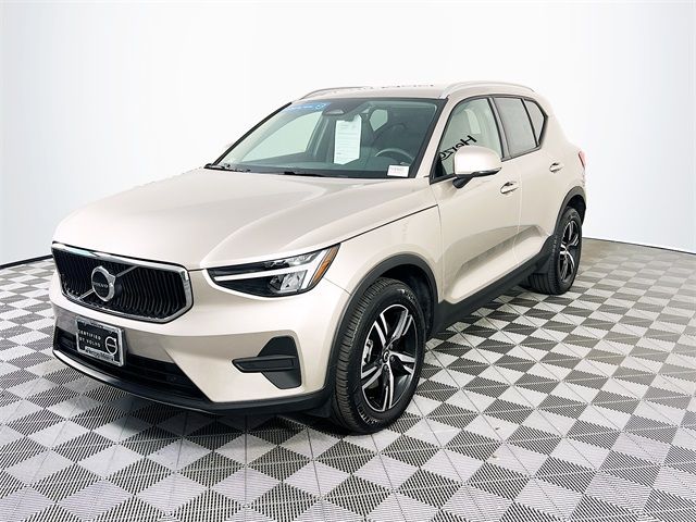 2023 Volvo XC40 Core