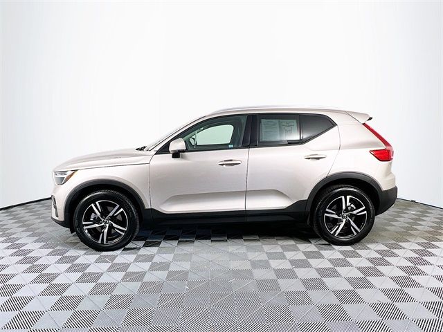 2023 Volvo XC40 Core