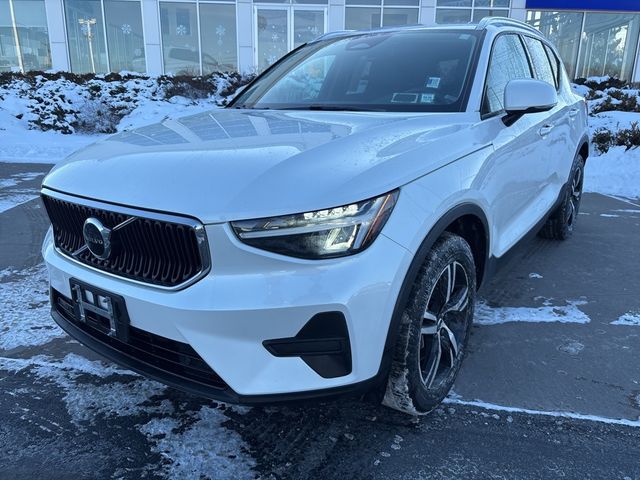 2023 Volvo XC40 Core