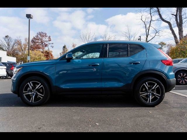 2023 Volvo XC40 Core