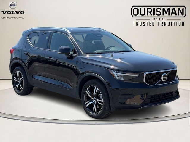 2023 Volvo XC40 Core