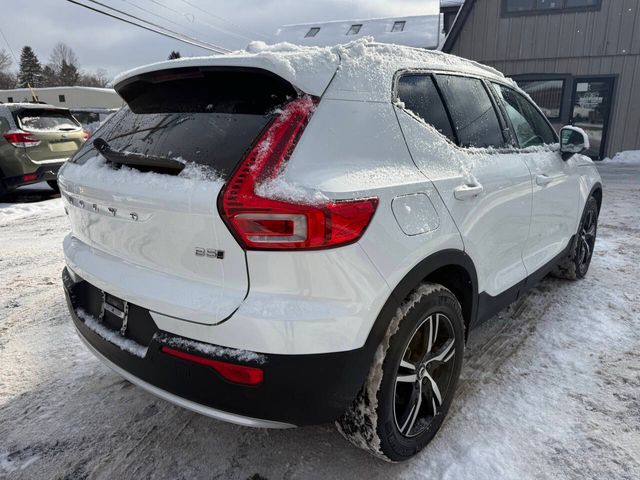 2023 Volvo XC40 Core