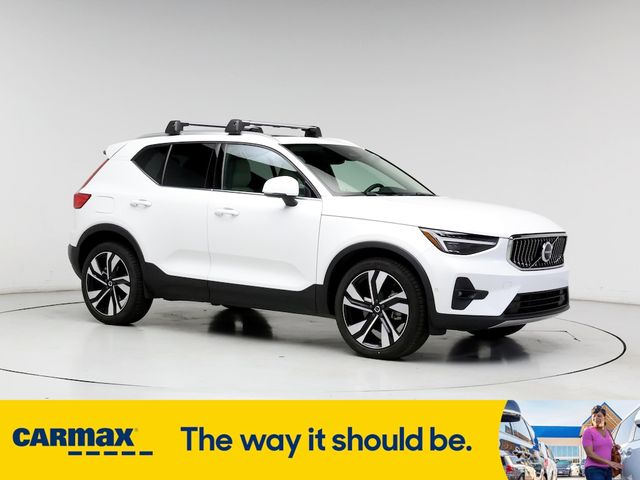 2023 Volvo XC40 Ultimate Bright Theme