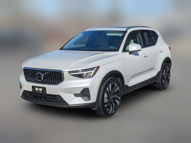 2023 Volvo XC40 Plus Bright Theme