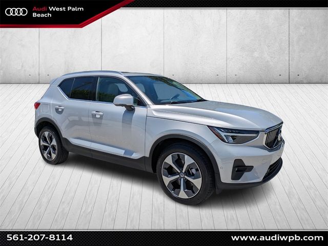 2023 Volvo XC40 Plus Bright Theme