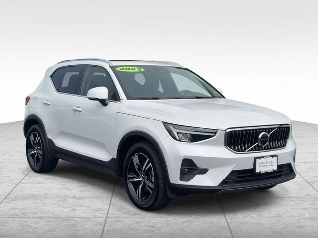 2023 Volvo XC40 Plus Bright Theme