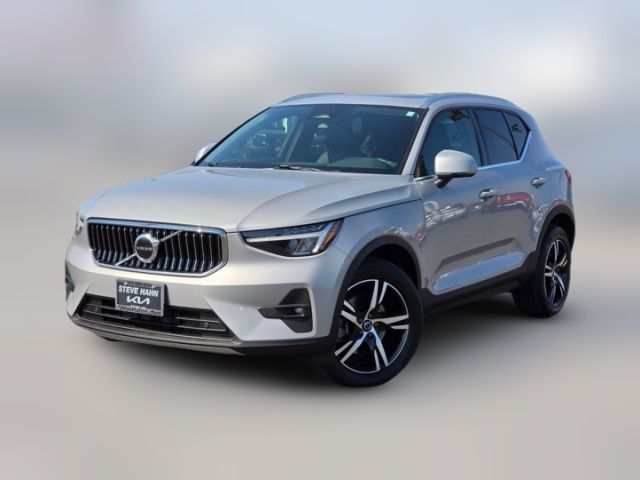2023 Volvo XC40 Plus Bright Theme