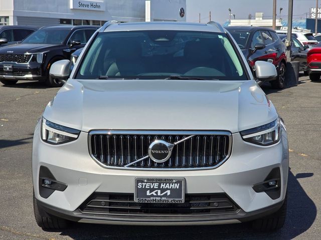 2023 Volvo XC40 Plus Bright Theme