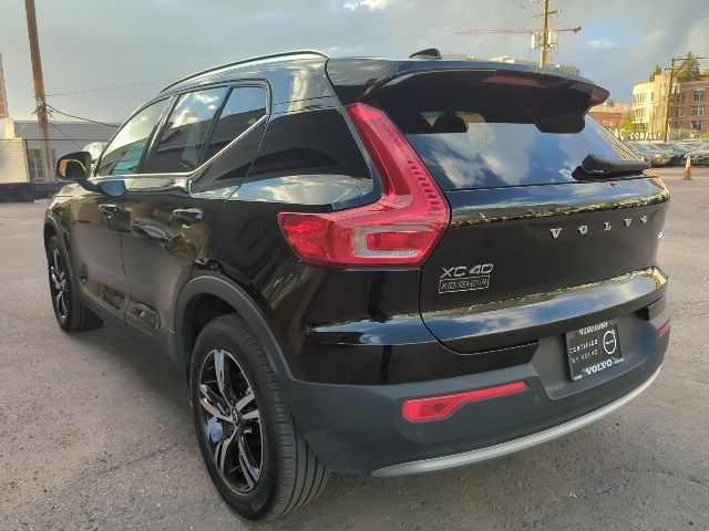 2023 Volvo XC40 Plus Bright Theme