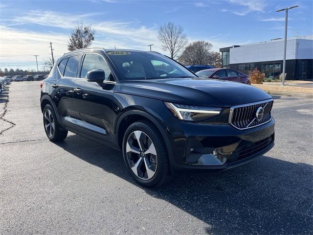 2023 Volvo XC40 Plus Bright Theme