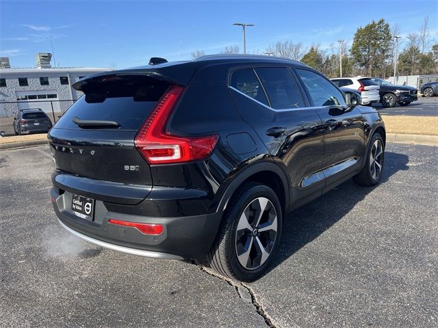 2023 Volvo XC40 Plus Bright Theme