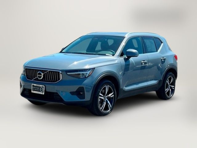 2023 Volvo XC40 Plus Bright Theme