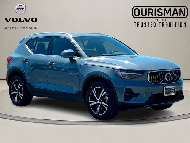 2023 Volvo XC40 Plus Bright Theme