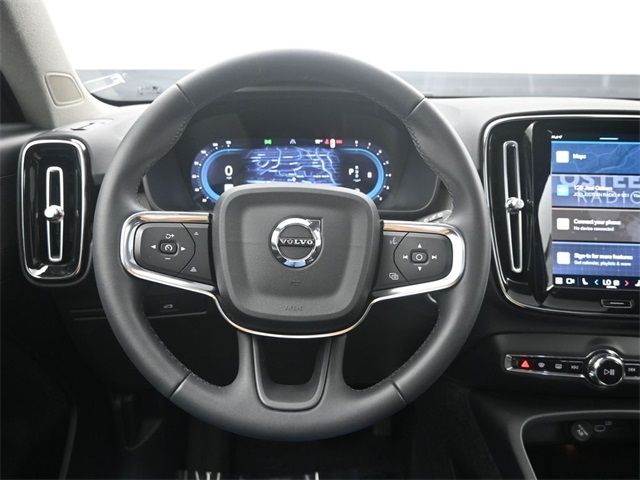 2023 Volvo XC40 Plus Bright Theme