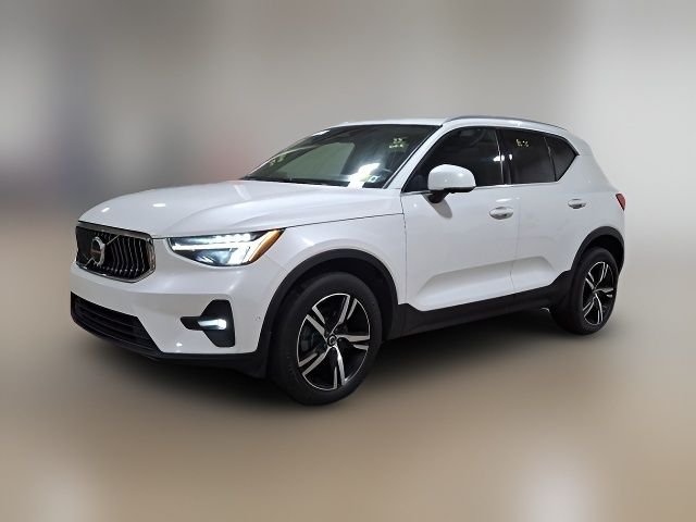 2023 Volvo XC40 Plus Bright Theme