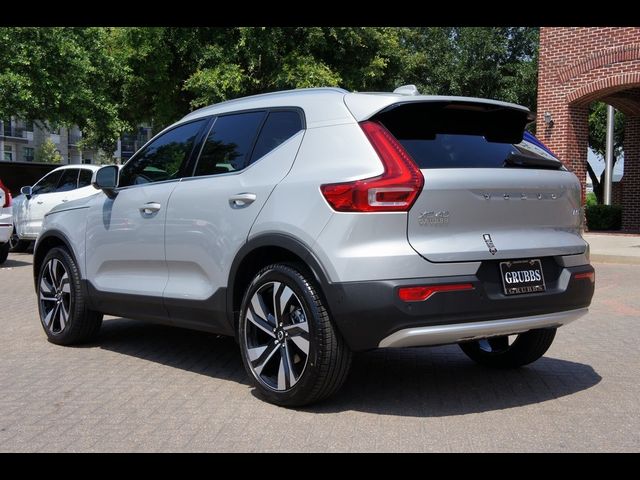 2023 Volvo XC40 Plus Bright Theme