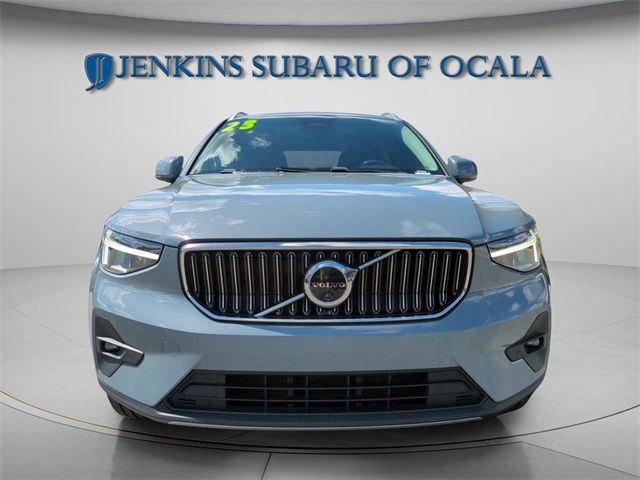 2023 Volvo XC40 Plus Bright Theme
